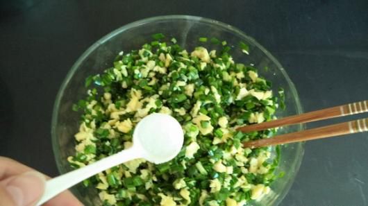 韭菜鸡蛋馅怎么调,韭菜鸡蛋馅怎么调窍门?图10