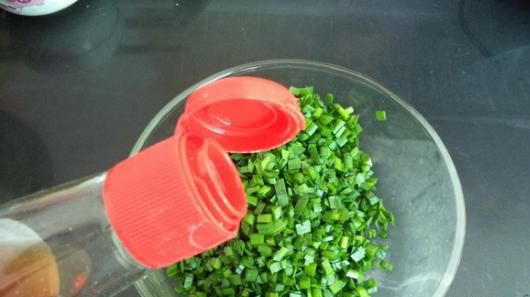 韭菜鸡蛋馅怎么调,韭菜鸡蛋馅怎么调窍门?图6