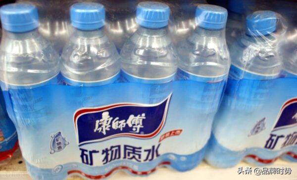 十大矿泉水品牌排行榜前十名(怡宝矿泉水排名第几位)-1 十大矿泉水品牌排行榜前十名(怡宝矿泉水排名第几位)-1