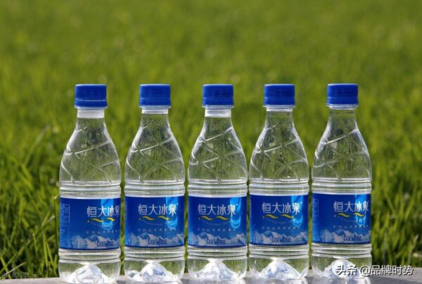 十大矿泉水品牌排行榜前十名(怡宝矿泉水排名第几位)-1 十大矿泉水品牌排行榜前十名(怡宝矿泉水排名第几位)-1