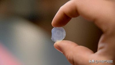 ​奇妙的“荷叶式”疏水材料——气凝胶