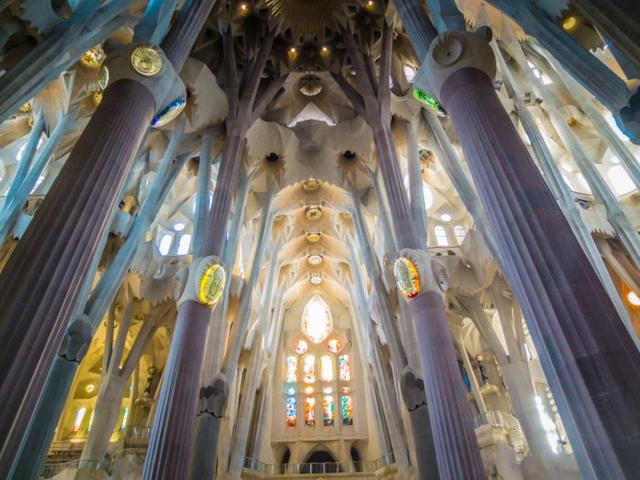 圣家堂完整介绍(违建136年的圣家堂终于)(6)