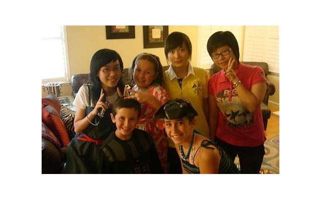 在学校如何追喜欢的女生(简单描述大学里追女生的过程) 在学校如何追喜欢的女生(简单描述大学里追女生的过程)