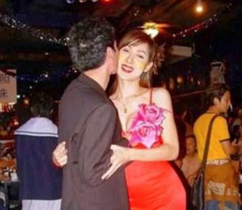 ​悲剧瞬间！2004年方晓红被执行注射死刑，临刑前向狱警鞠躬致谢