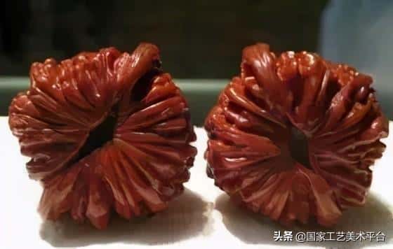 什么核桃适合把玩(手玩的核桃什么样的最好)