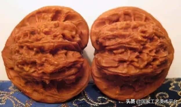 什么核桃适合把玩(手玩的核桃什么样的最好)