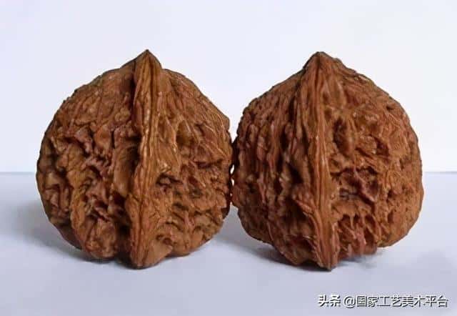 什么核桃适合把玩(手玩的核桃什么样的最好)