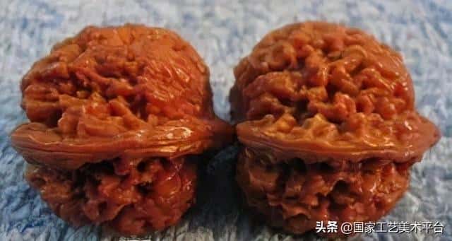 什么核桃适合把玩(手玩的核桃什么样的最好)