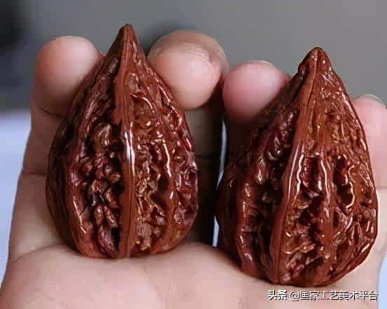 什么核桃适合把玩(手玩的核桃什么样的最好)