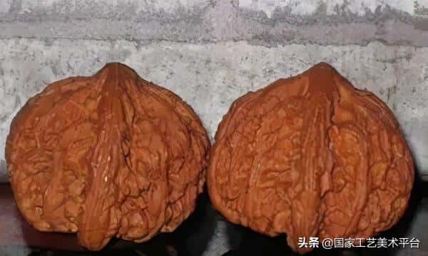 什么核桃适合把玩(手玩的核桃什么样的最好)