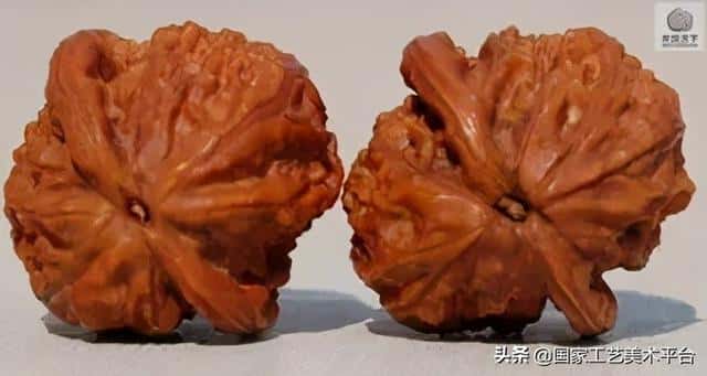 什么核桃适合把玩(手玩的核桃什么样的最好)