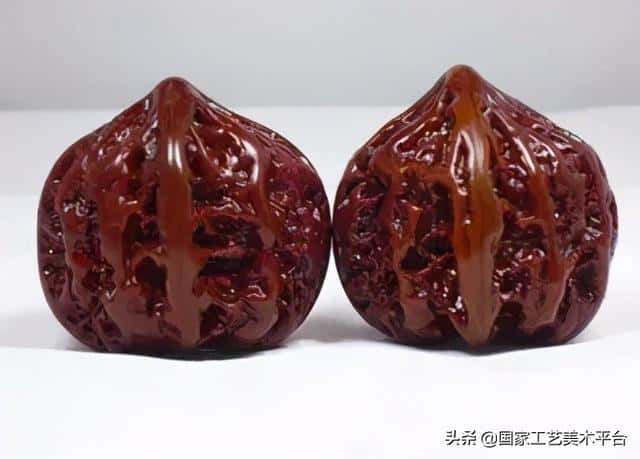 什么核桃适合把玩(手玩的核桃什么样的最好)