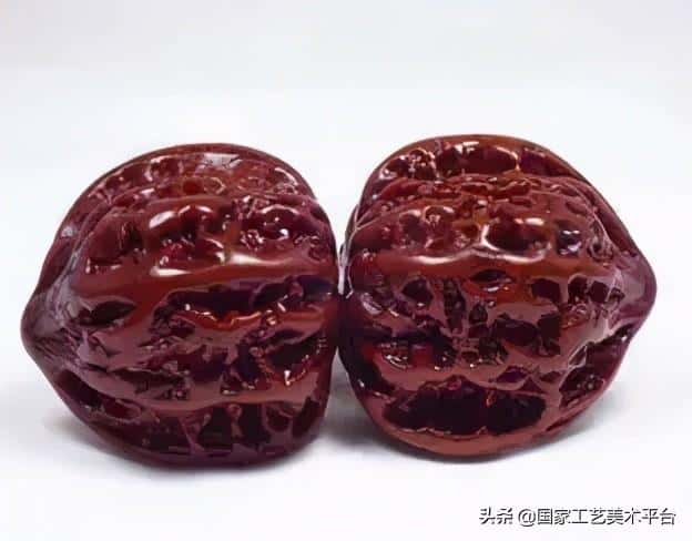 什么核桃适合把玩(手玩的核桃什么样的最好)