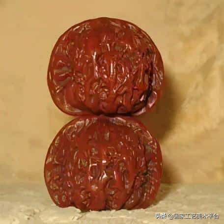 什么核桃适合把玩(手玩的核桃什么样的最好)