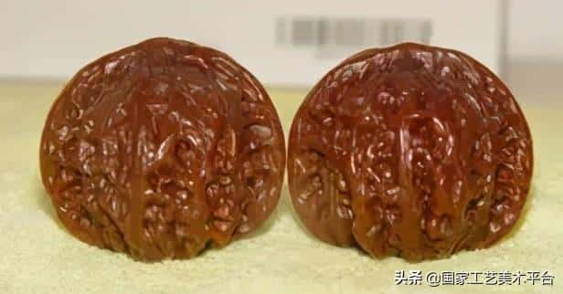 什么核桃适合把玩(手玩的核桃什么样的最好)