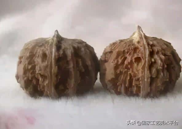 什么核桃适合把玩(手玩的核桃什么样的最好)