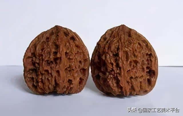 什么核桃适合把玩(手玩的核桃什么样的最好)