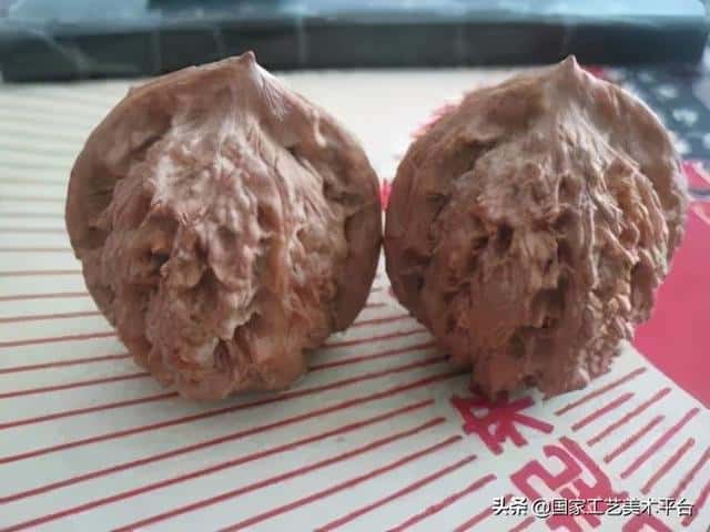 什么核桃适合把玩(手玩的核桃什么样的最好)