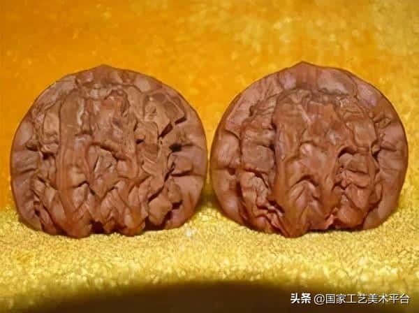 什么核桃适合把玩(手玩的核桃什么样的最好)