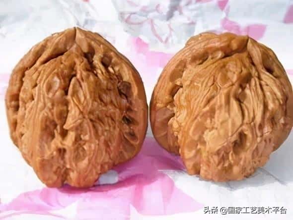 什么核桃适合把玩(手玩的核桃什么样的最好)