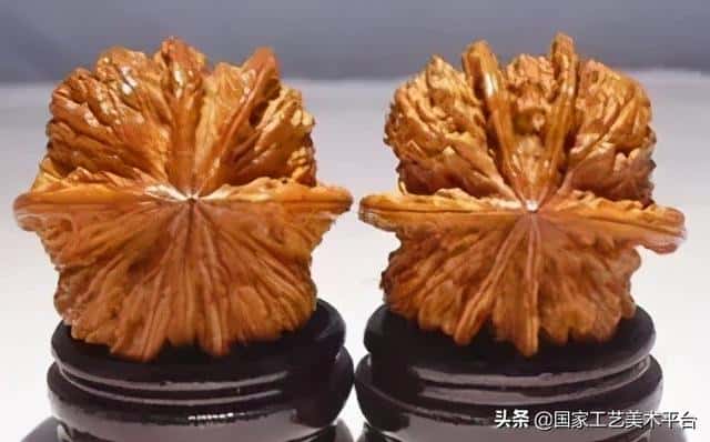 什么核桃适合把玩(手玩的核桃什么样的最好)