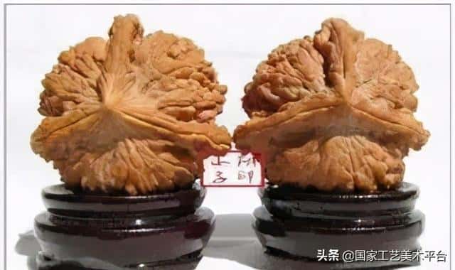 什么核桃适合把玩(手玩的核桃什么样的最好)