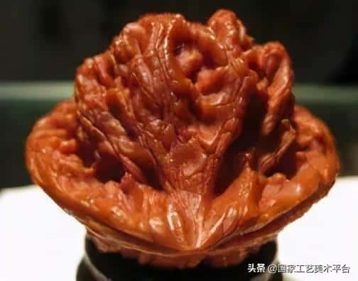 什么核桃适合把玩(手玩的核桃什么样的最好)