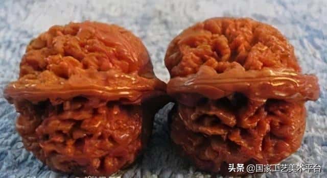 什么核桃适合把玩(手玩的核桃什么样的最好)