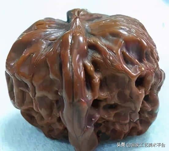 什么核桃适合把玩(手玩的核桃什么样的最好)