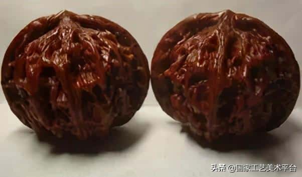 什么核桃适合把玩(手玩的核桃什么样的最好)