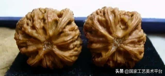 什么核桃适合把玩(手玩的核桃什么样的最好)