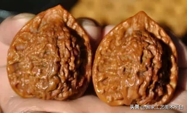 什么核桃适合把玩(手玩的核桃什么样的最好)