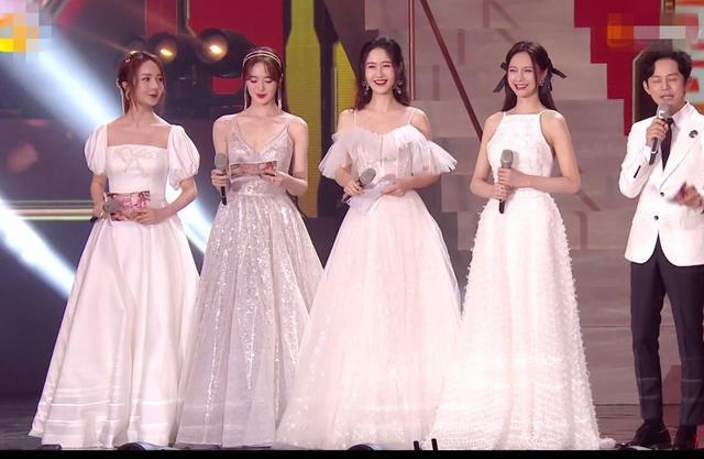 芒果四小花同台主持，却更像网红比美！沈梦辰靠心机造型美成C位