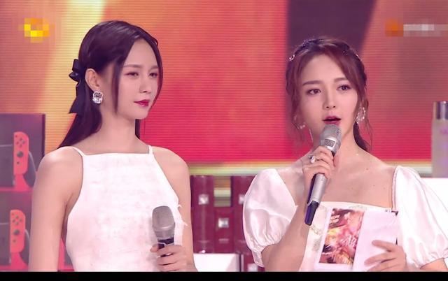 芒果四小花同台主持，却更像网红比美！沈梦辰靠心机造型美成C位