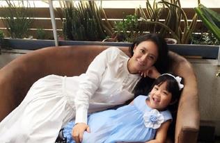 张恒老公王挺身家背景资料干什么的 张恒老公女儿近照曝光