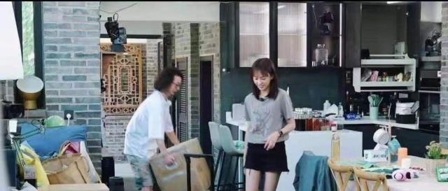 陈意涵是大哥,老公是她的小弟,小弟跟着大哥跑就是两人的幸福!