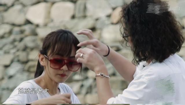 陈意涵是大哥,老公是她的小弟,小弟跟着大哥跑就是两人的幸福!