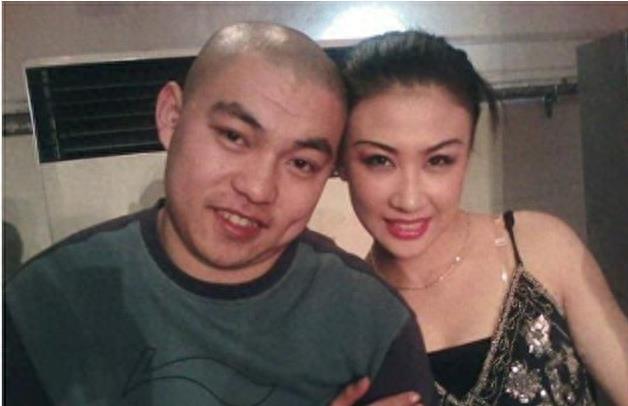 赵本山最火的弟子“程野”老婆很漂亮