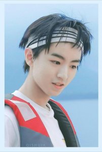 ​王俊凯的小女友如此冷艳高贵