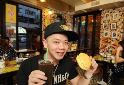 ​TVB小生宣布不做冰室老板 做全职演员准备照顾妻女