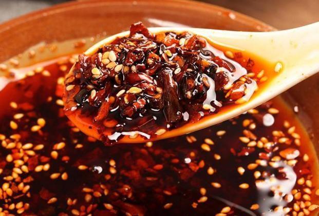 怎样做辣椒油又红又亮?老妈做了几十年的秘密教给你