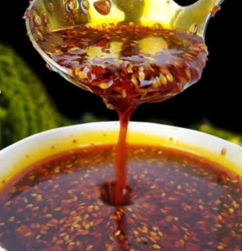 怎样做辣椒油又红又亮?老妈做了几十年的秘密教给你