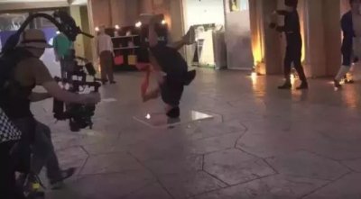 ​叹为观止的一镜到底，一般人难以掌握的拍摄技巧！