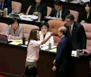 ​高金素梅再次火力全开，令“绿营”理亏哑然，尬败！