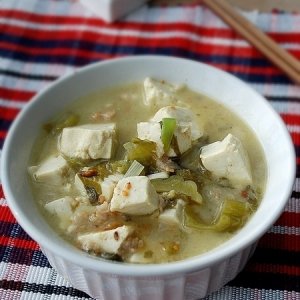 ​酸菜豆腐汤的做法