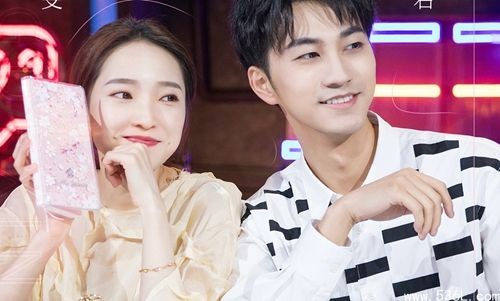 奇闻不愧是恋综天花板 杨凯雯自我介绍我是奇闻的雯