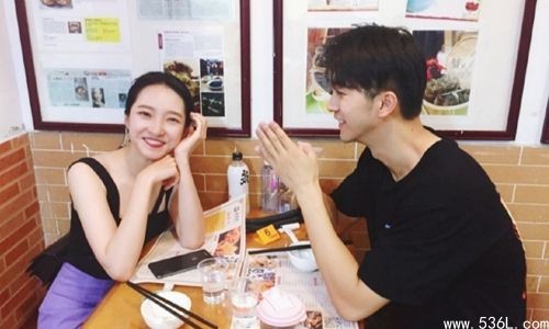 奇闻不愧是恋综天花板 杨凯雯自我介绍我是奇闻的雯