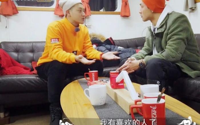 黄子韬公开认爱，女友“正脸照”疑似曝光，颜值比章泽天还清纯