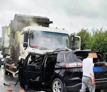 ​湖南婚车与环卫车相撞后续：婚车6人全部死亡，事故原因引争议