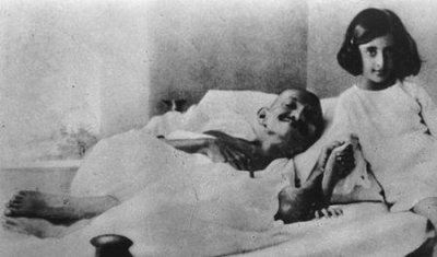 ​甘地-尼赫鲁(印度甘地家族和甘地的关系)